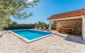 Stunning home in Galovac w/ Outdoor swimming pool and 3 Bedrooms